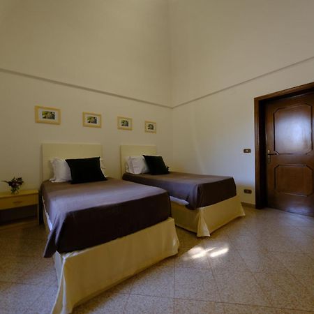 Tenuta con due abitazioni indipendenti Martina Franca Esterno foto