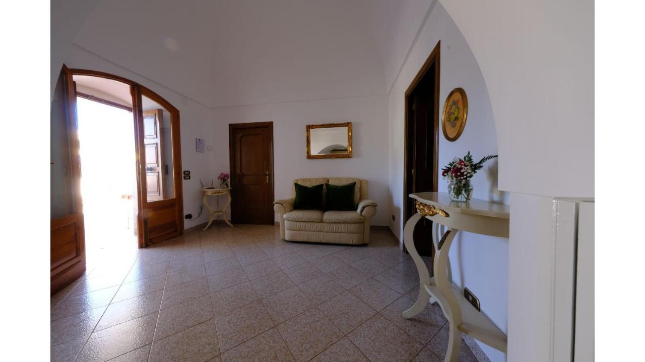 Tenuta con due abitazioni indipendenti Martina Franca Esterno foto
